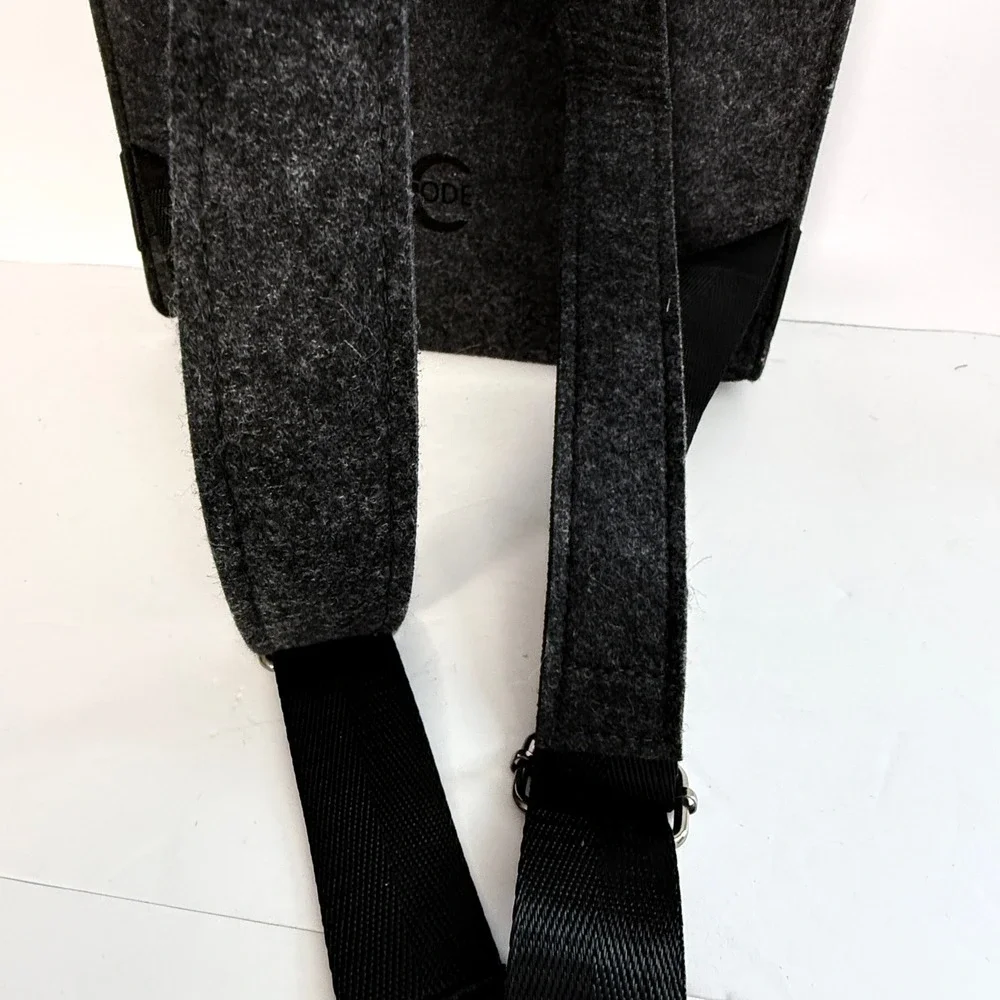 Backpack computer Bag gray‎ felt Handles magnetic closures academia minimalist